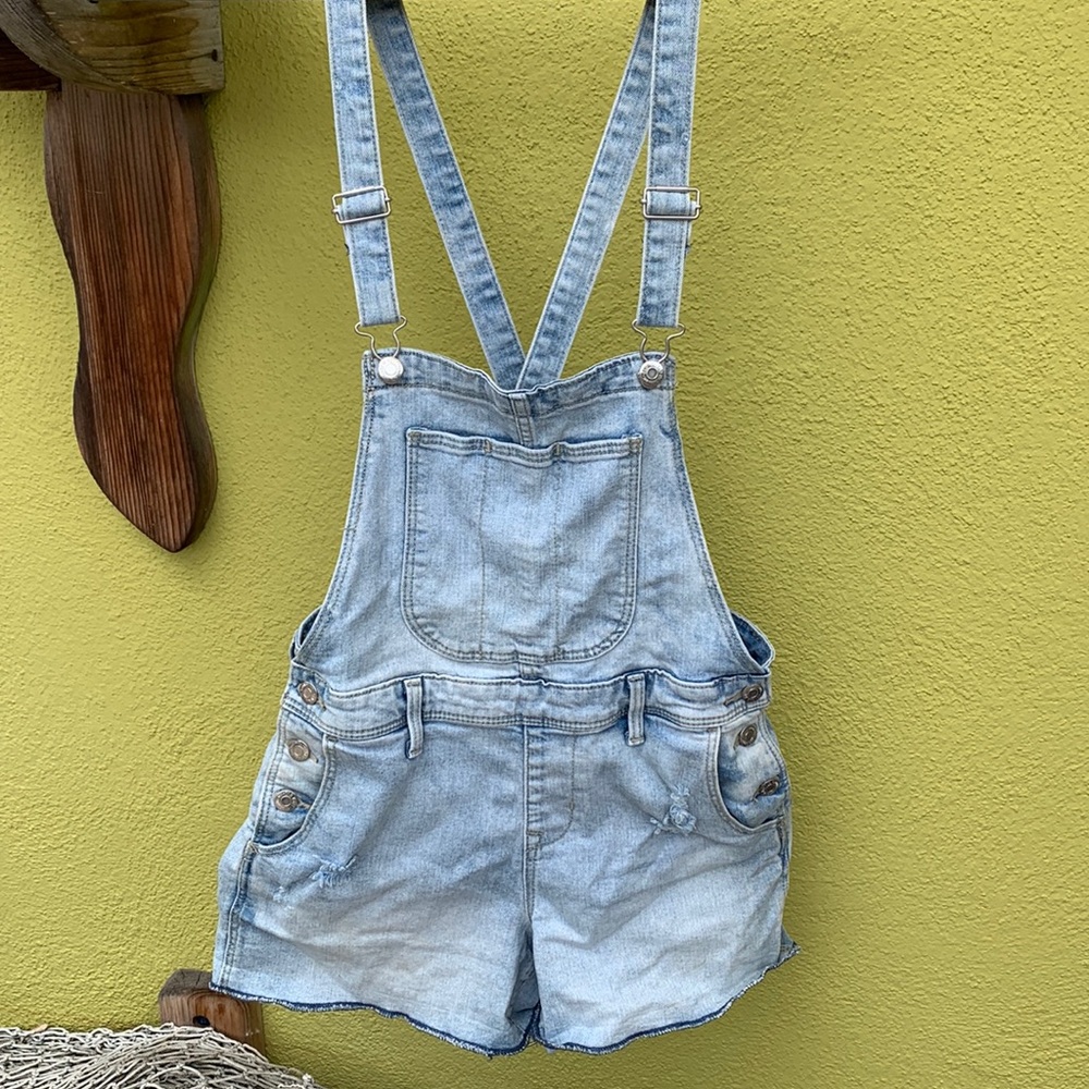 Overall jean shorts, faded denim